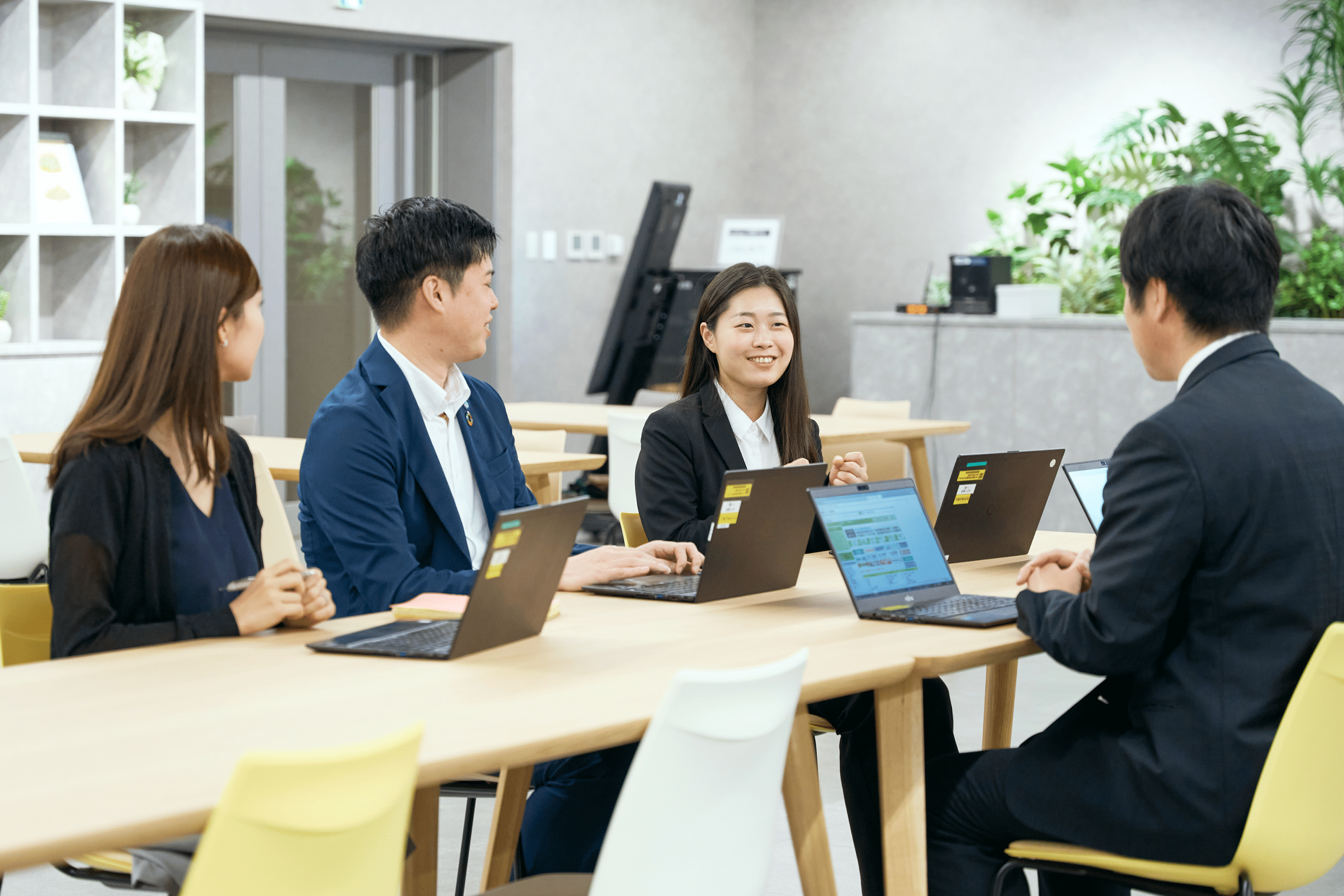 社員